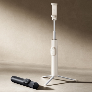 Монопод / штатив для селфі Xiaomi Selfie Stick Mini Version Монопод / штатив для селфі Xiaomi Selfie Stick Mini Version, модель XMZJZPGO2YM, сплав на основі анодованого алюмінія, монопод (селфі-палка), трипод (штатив), телескопічна конструкція, яка трансформується у штатив (ніжки штатива сховані в корпусі), силіконові накладки на ніжки проти ковзання, тримач для смартфона з поворотним механізмом на 90° вліво і на 90° вправо, знімний bluetooth пульт ДК, світловий індикатор на пульті, CR1632, розкладається на 520 мм, Київ, Киев